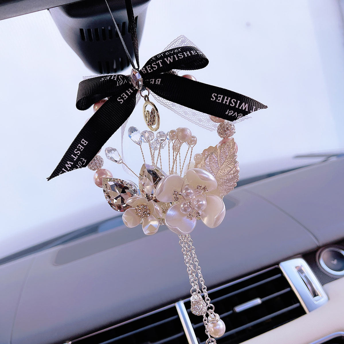 Car pendant four-leaf clover pearl car interior decoration pendant crystal car rearview mirror hanging jewelry bag chain