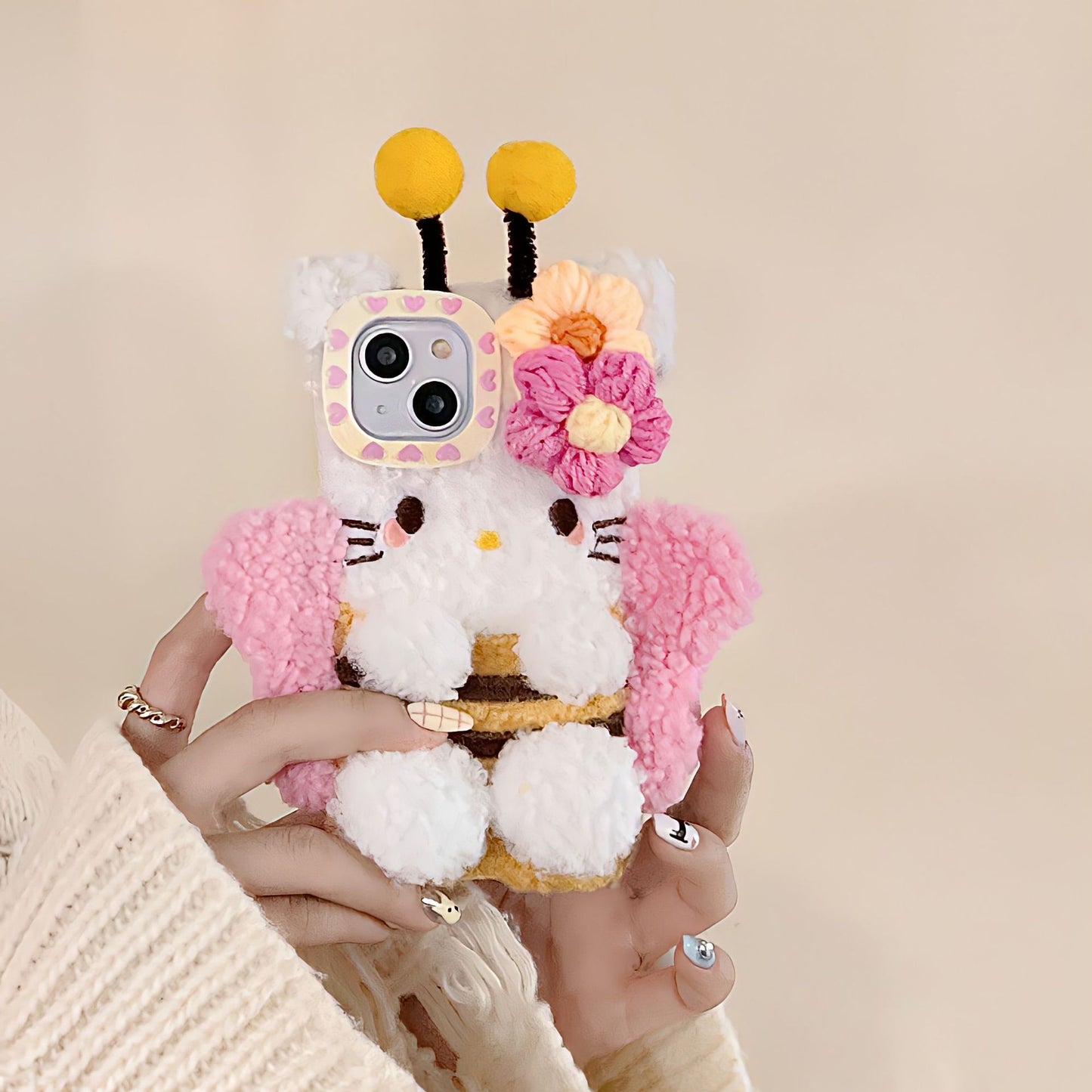 Plush cartoon bee KT cat iPhone16 Apple 15 suitable for 13/14pro max mobile phone case anti-fall cover 11