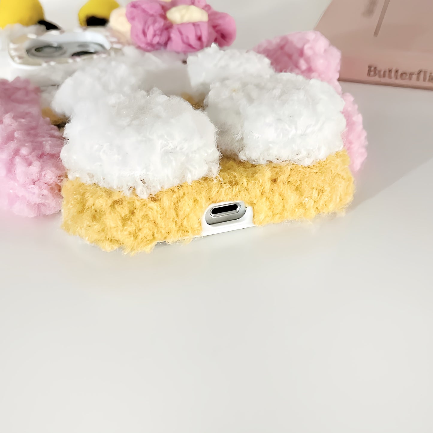 Plush cartoon bee KT cat iPhone16 Apple 15 suitable for 13/14pro max mobile phone case anti-fall cover 11