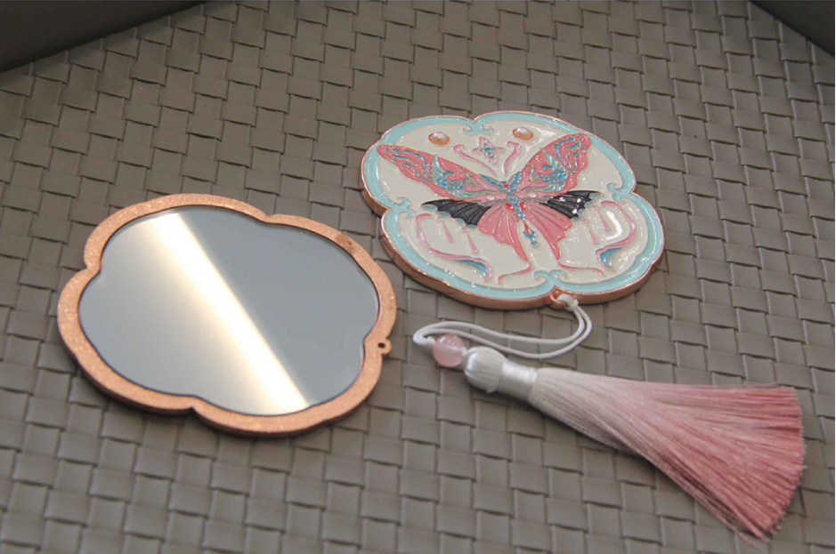 Chinese style portable mirror